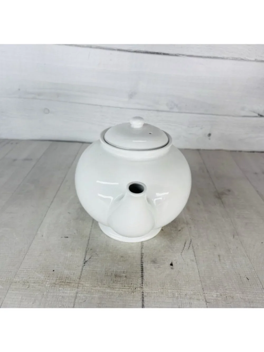 Pottery Barn THE GREAT WHITE COLLECTION Solid 7 Cups Stoneware Lidded Teapot